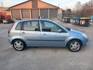 Ford Fiesta 1.2i 16v cat 5 porte zetec Benzina 2359 Usata Stampa 6