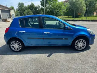 Renault Clio 1.4 16V 5 Porte Confort benzina 3687 Stampa 2