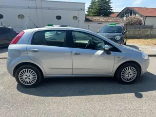 Fiat Grande Punto 1.4 Starjet 16V 5 Porte Dynamic benzina 3696 Stampa 21