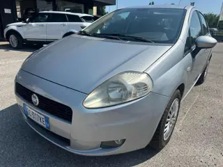 Fiat Grande Punto 1.4 Starjet 16V 5 Porte Dynamic benzina 3696 Stampa 4