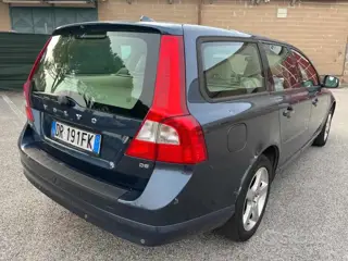 Volvo V70 (2007-2016) V70 2.4 d5 awd summum 566657016 Usato Stampa 14