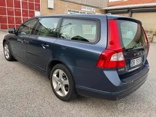 Volvo V70 (2007-2016) V70 2.4 d5 awd summum 566657016 Usato Stampa 25