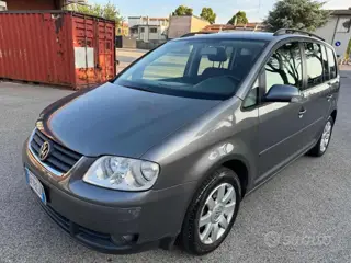 Volkswagen Touran 2.0 tdi dpf highline 564106834 Usato image