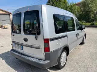 Opel Combo (corsa 3ª s.) Combo 1.7 di 5p. tour comfort 568150262 Usato Stampa 2