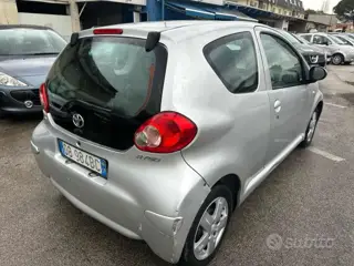 Toyota Aygo 1ª serie Aygo 1.0 12v vvt-i 3 porte sol 588356665 Usato Stampa 13