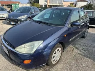 Ford Focus 1ª serie Focus 1.8i 16v cat 5p. ghia 590809330 Usato