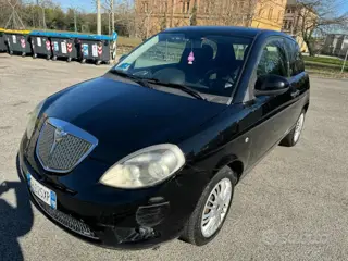 Lancia Ypsilon II seria Ypsilon 1.2 69 cv platyna 593008116 Używane