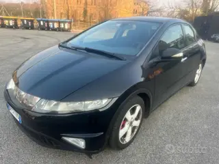 Honda Civic 8. serija Civic 1.4 i-dsi 5p. sport 592301900 Koristio se