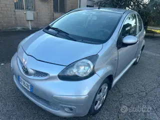 Toyota Aygo 1ª serija Aygo 1.0 12v vvt-i 3 porte sol 591916074 Iskoristio